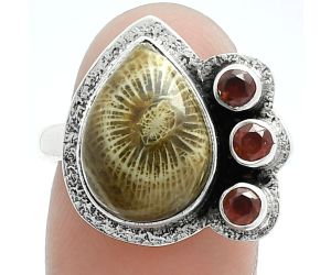 Flower Fossil Coral and Garnet Ring size-9 EXR05668 R-1655, 10x14 mm