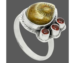 Flower Fossil Coral and Garnet Ring size-9 EXR05668 R-1655, 10x14 mm