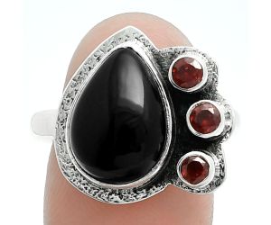 Black Onyx and Garnet Ring size-10 EXR05672 R-1655, 10x14 mm