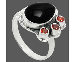 Black Onyx and Garnet Ring size-10 EXR05672 R-1655, 10x14 mm