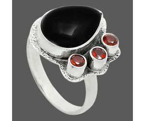 Black Onyx and Garnet Ring size-8 EXR05673 R-1655, 10x14 mm