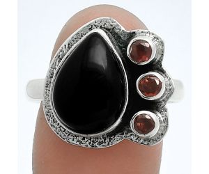 Black Onyx and Garnet Ring size-10 EXR05674 R-1655, 10x14 mm