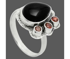 Black Onyx and Garnet Ring size-10 EXR05674 R-1655, 10x14 mm