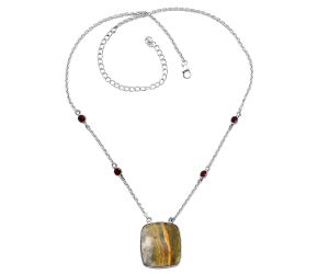 Indonesian Bumble Bee and Garnet Necklace SDN1893 N-1012, 20x23 mm