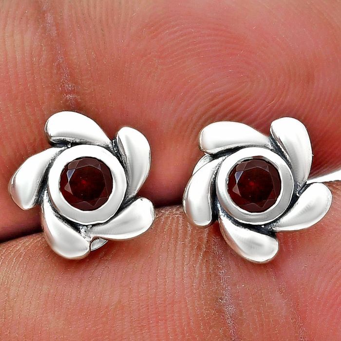 Hessonite Garnet Stud Earrings EXE02719 E-1260, 4x4 mm