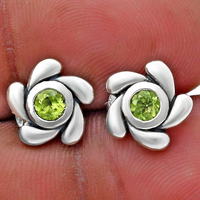 Peridot Stud Earrings EXE02748 E-1260, 4x4 mm