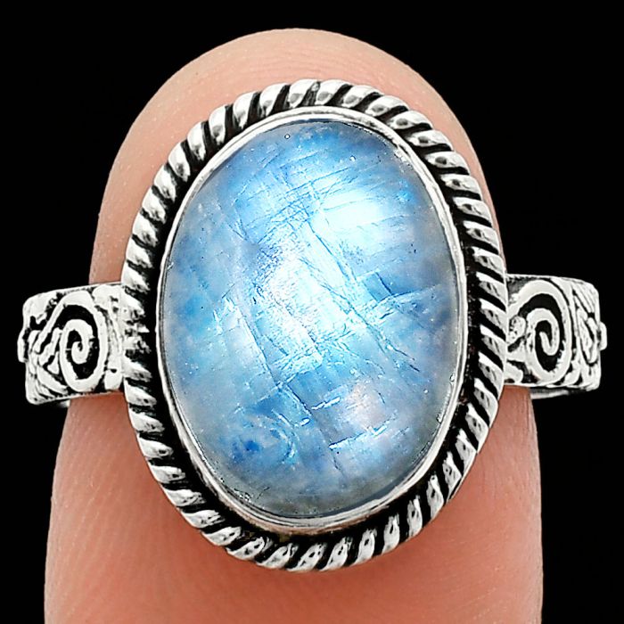 Rainbow Moonstone Ring size-8 EXR01639 R-1067, 10x14 mm