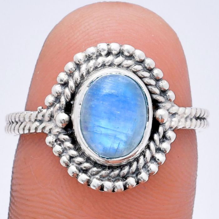 Rainbow Moonstone Ring size-8 EXR02838 R-1729, 7x9 mm