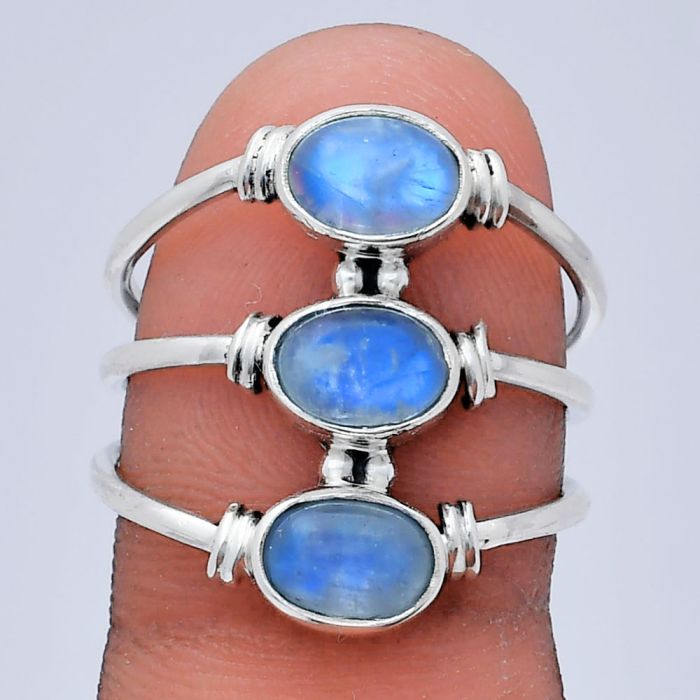 Rainbow Moonstone Ring size-8 EXR03324 R-1566, 7x5 mm