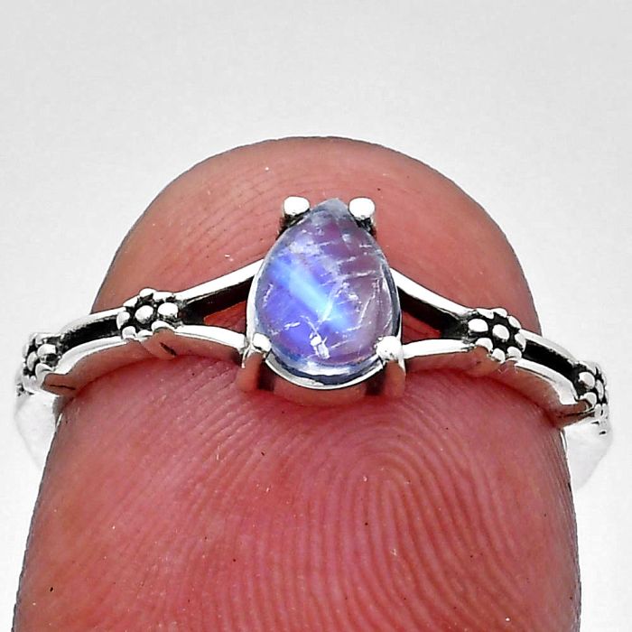 Rainbow Moonstone Ring size-7 EXR03623 R-1720, 7x5 mm