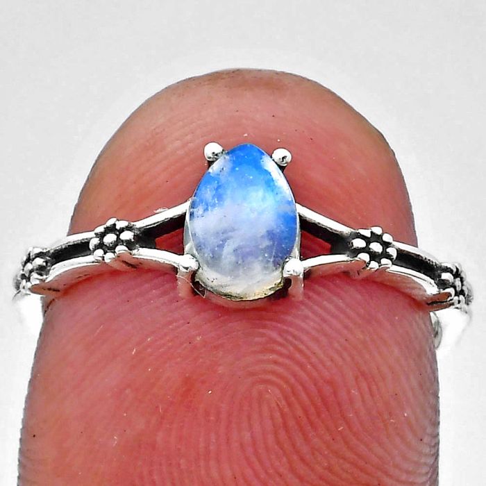 Rainbow Moonstone Ring size-8 EXR03624 R-1720, 7x5 mm