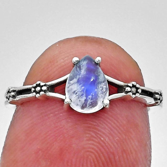 Rainbow Moonstone Ring size-6 EXR03629 R-1720, 7x5 mm