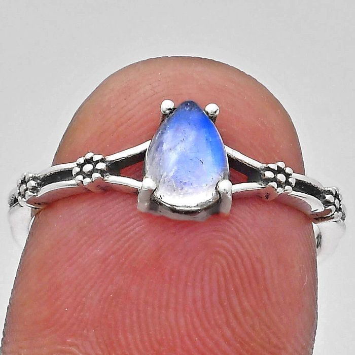 Rainbow Moonstone Ring size-8 EXR03630 R-1720, 7x5 mm