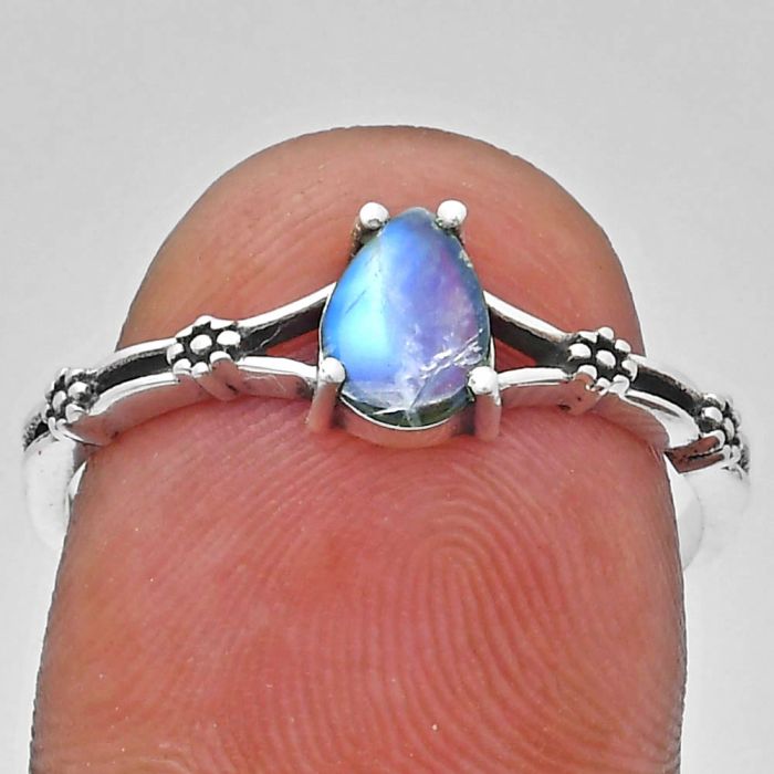 Rainbow Moonstone Ring size-9 EXR03631 R-1720, 7x5 mm