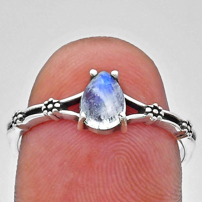 Rainbow Moonstone Ring size-9 EXR03634 R-1720, 7x5 mm