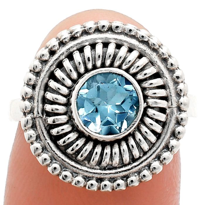 Sky Blue Topaz Ring size-7 EXR03968 R-1388, 6x6 mm