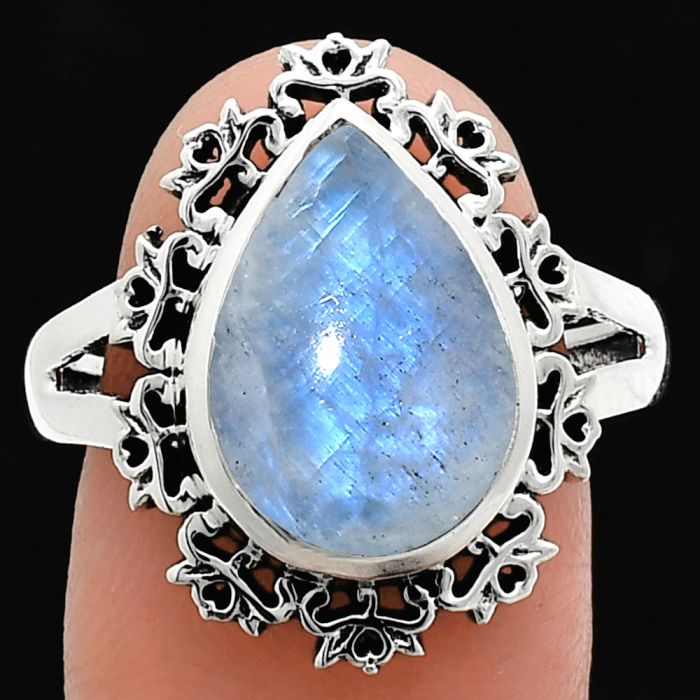 Rainbow Moonstone Ring size-8.5 EXR04583 R-1114, 11x15 mm