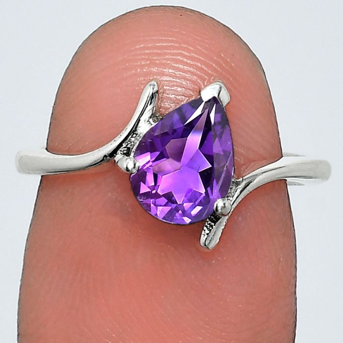 African Amethyst Ring size-6 EXR04591 R-1731, 6x8 mm