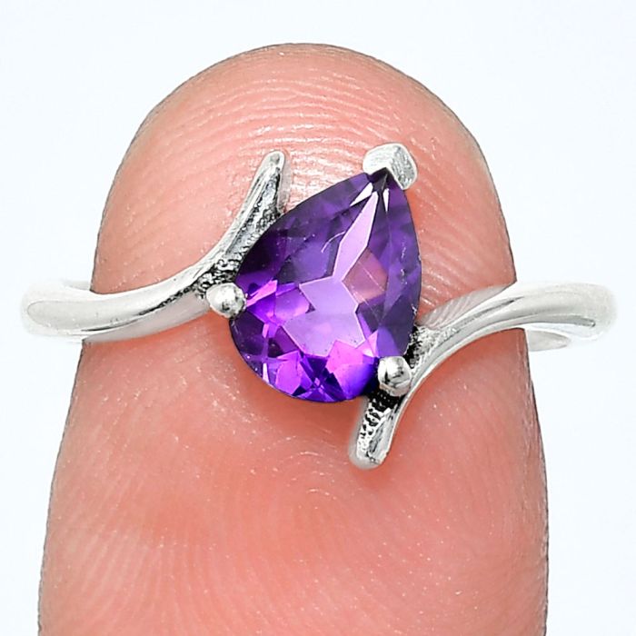 African Amethyst Ring size-7 EXR04597 R-1731, 6x8 mm