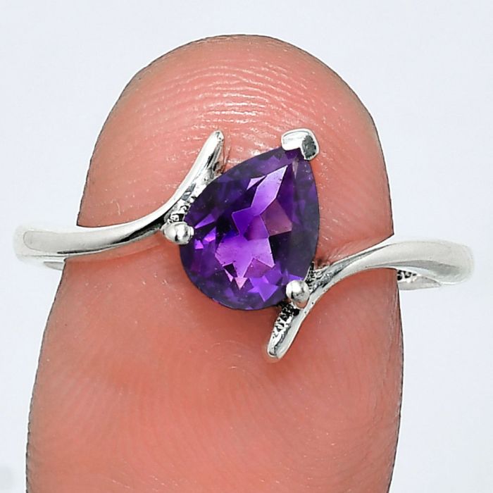 African Amethyst Ring size-9 EXR04605 R-1731, 6x8 mm