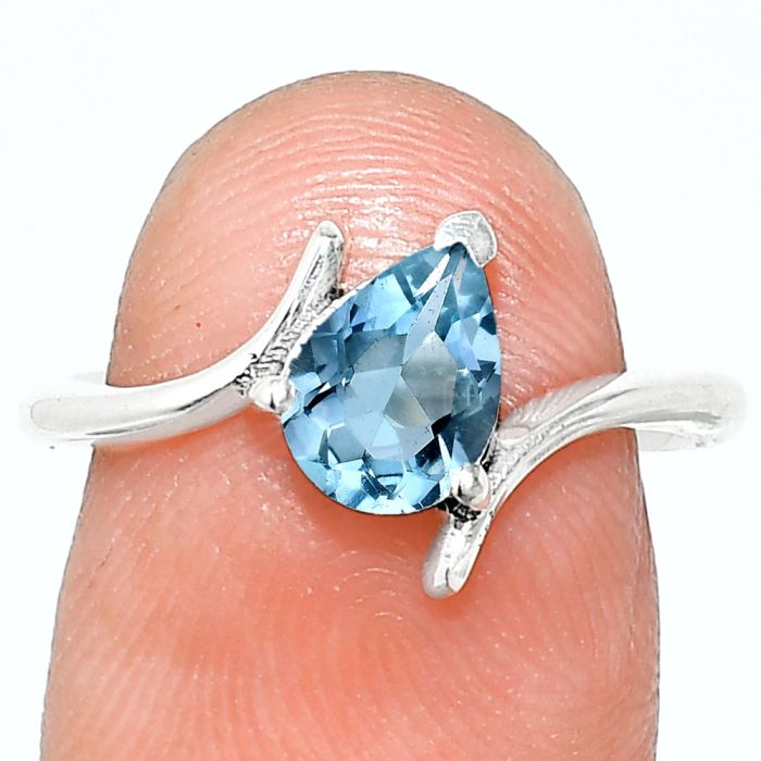 Sky Blue Topaz Ring size-9 EXR04621 R-1731, 6x8 mm