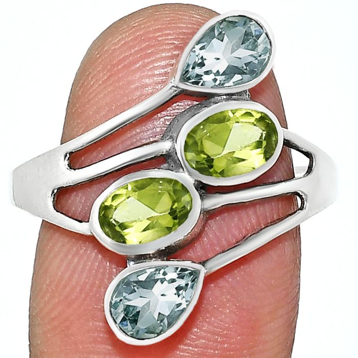 Sky Blue Topaz and Peridot Ring size-10 EXR04769 R-1053, 6x4 mm