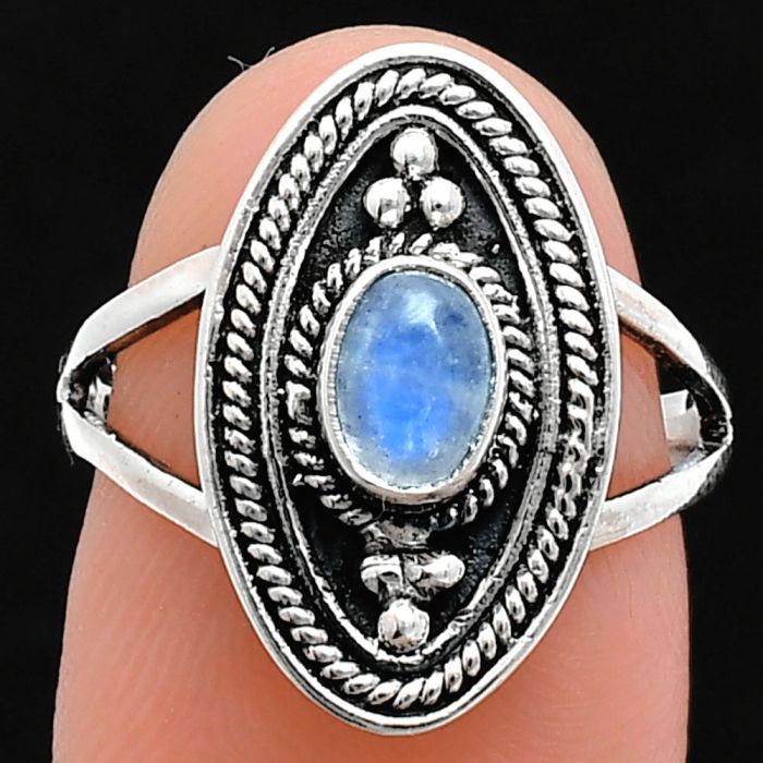 Rainbow Moonstone Ring size-7 EXR04964 R-1258, 6x4 mm