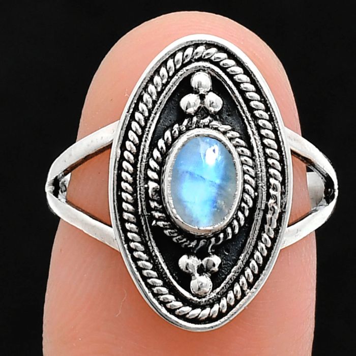 Rainbow Moonstone Ring size-7 EXR04967 R-1258, 6x4 mm