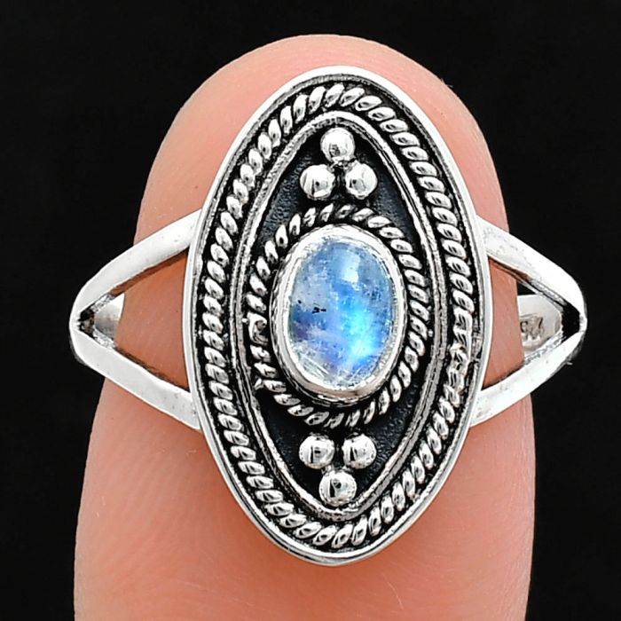 Rainbow Moonstone Ring size-8 EXR04968 R-1258, 6x4 mm