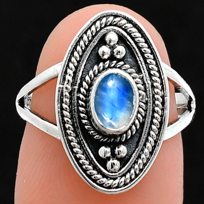 Rainbow Moonstone Ring size-7 EXR04970 R-1258, 6x4 mm