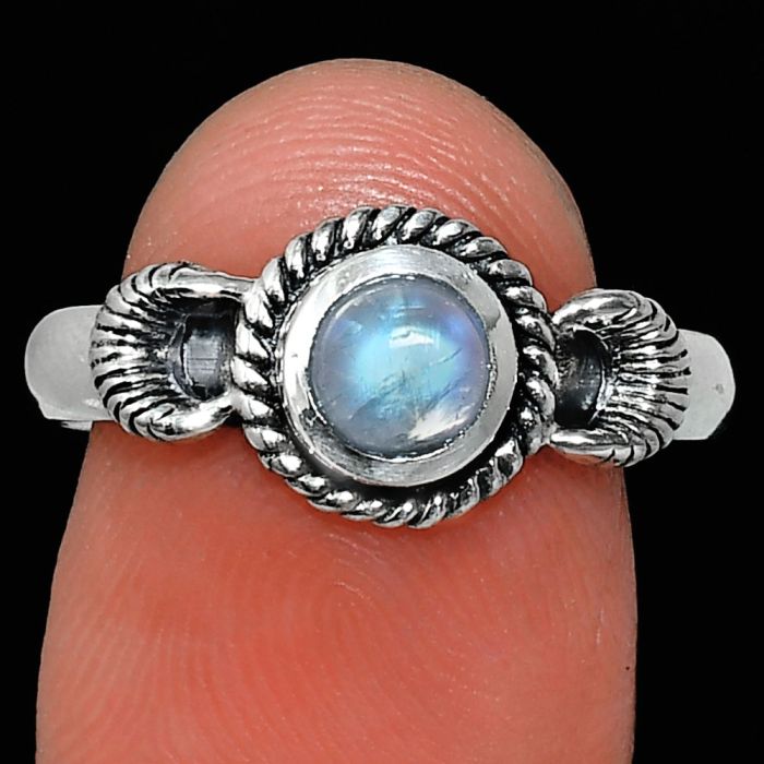 Rainbow Moonstone Ring size-8.5 EXR05259 R-1733, 6x6 mm