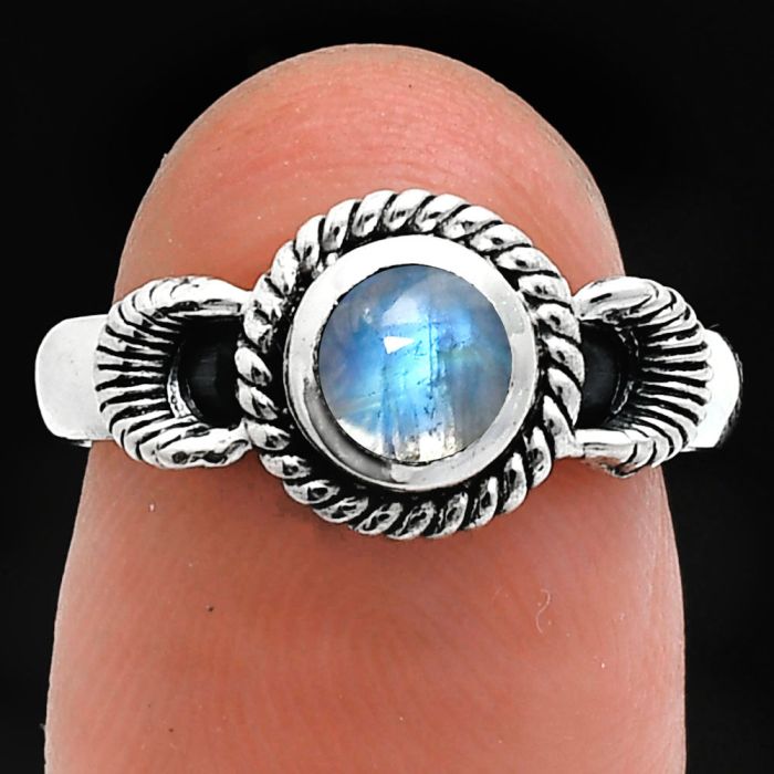 Rainbow Moonstone Ring size-7 EXR05261 R-1733, 6x6 mm