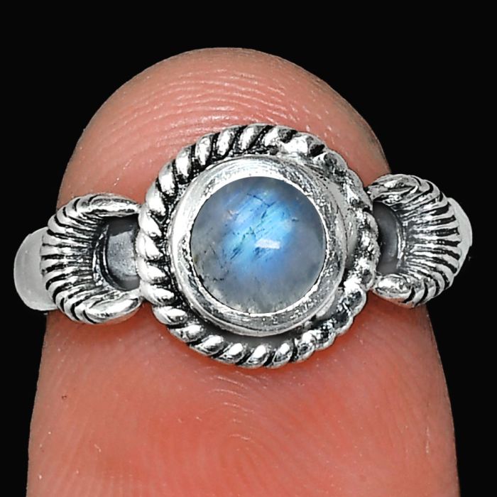 Rainbow Moonstone Ring size-6 EXR05262 R-1733, 6x6 mm