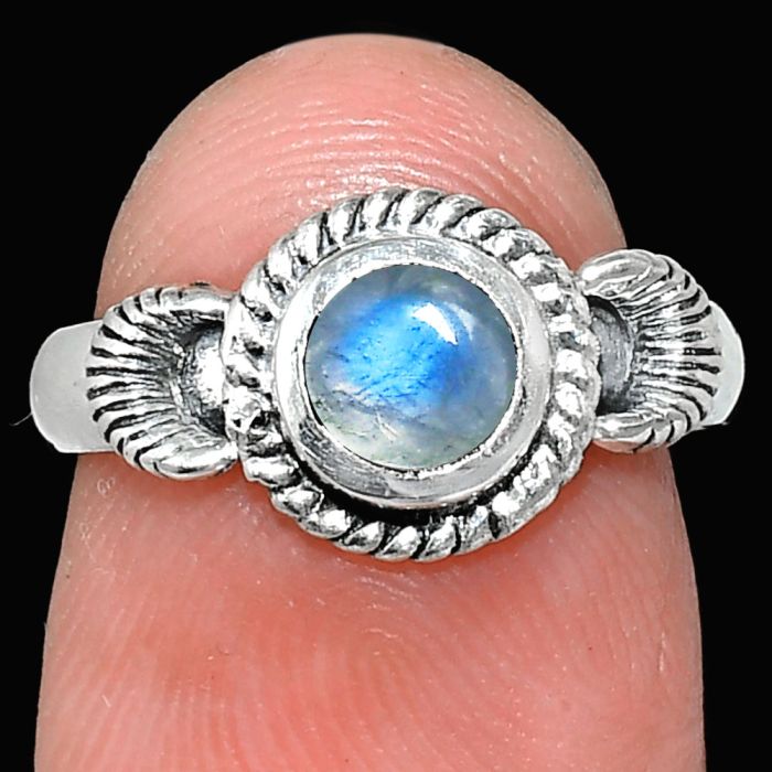 Rainbow Moonstone Ring size-6 EXR05265 R-1733, 6x6 mm