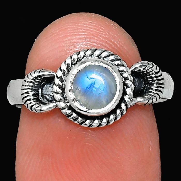 Rainbow Moonstone Ring size-8 EXR05266 R-1733, 6x6 mm