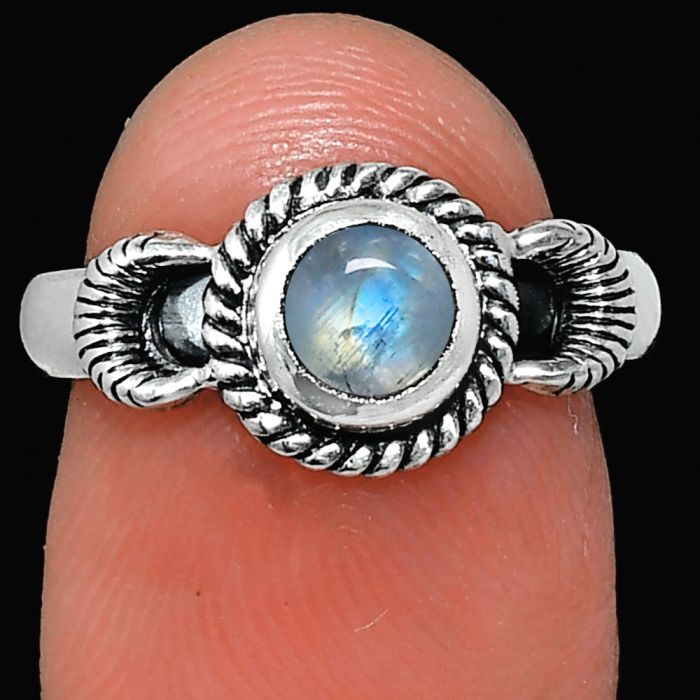 Rainbow Moonstone Ring size-7 EXR05267 R-1733, 6x6 mm