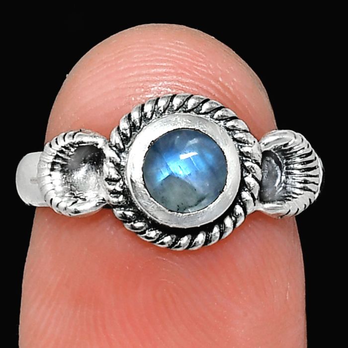 Rainbow Moonstone Ring size-6 EXR05268 R-1733, 6x6 mm