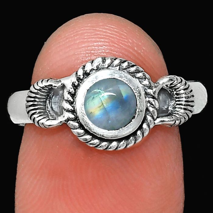 Rainbow Moonstone Ring size-8.5 EXR05270 R-1733, 6x6 mm