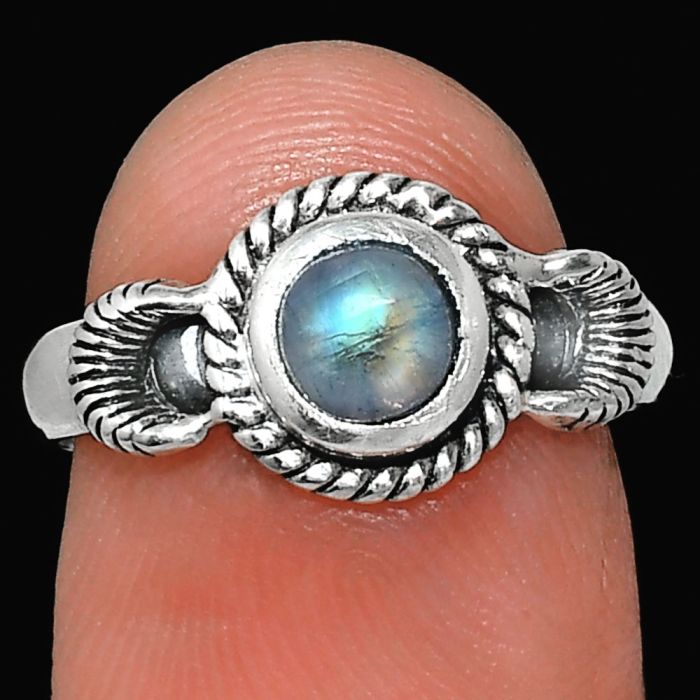 Rainbow Moonstone Ring size-7 EXR05271 R-1733, 6x6 mm