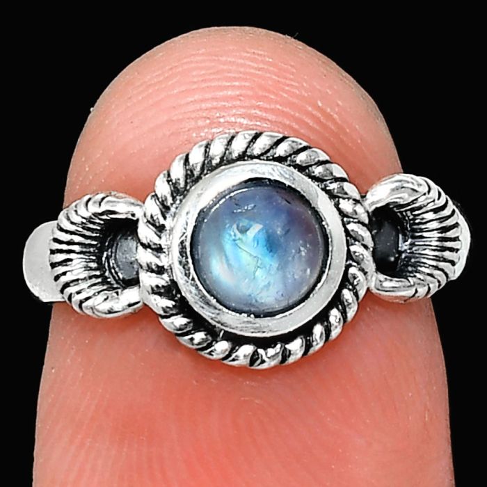 Rainbow Moonstone Ring size-6 EXR05273 R-1733, 6x6 mm