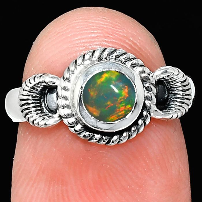 Ethiopian Opal Ring size-6 EXR05277 R-1733, 6x6 mm