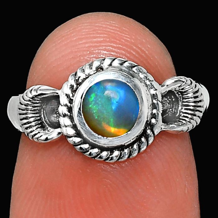 Ethiopian Opal Ring size-6 EXR05280 R-1733, 6x6 mm