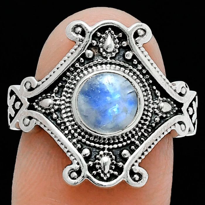 Rainbow Moonstone Ring size-7.5 EXR05323 R-1734, 6x6 mm