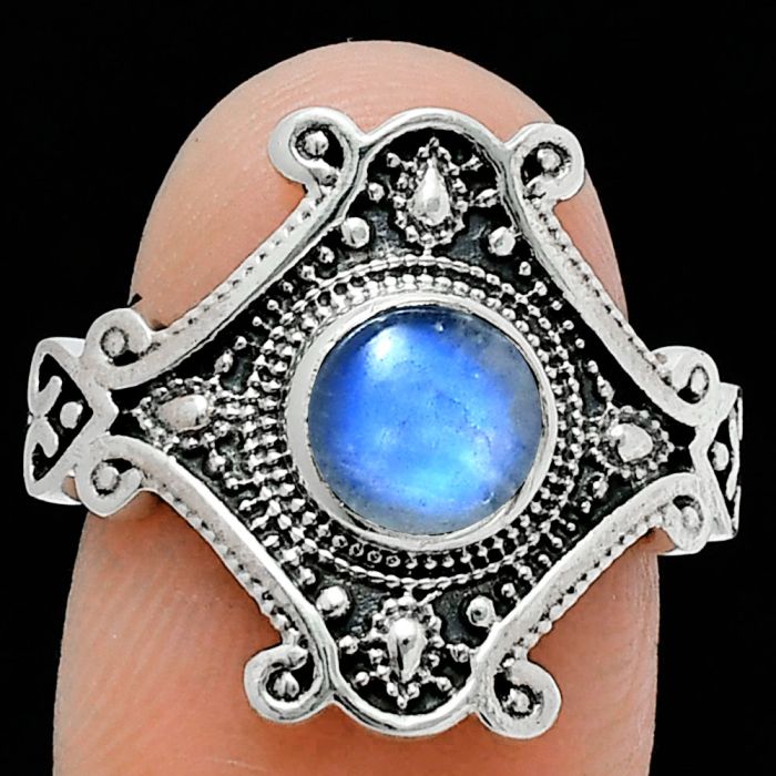 Rainbow Moonstone Ring size-7.5 EXR05329 R-1734, 6x6 mm