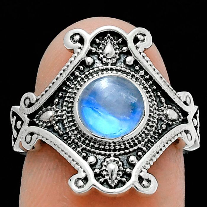 Rainbow Moonstone Ring size-6 EXR05332 R-1734, 6x6 mm