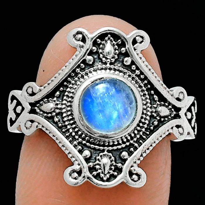 Rainbow Moonstone Ring size-9 EXR05367 R-1734, 6x6 mm