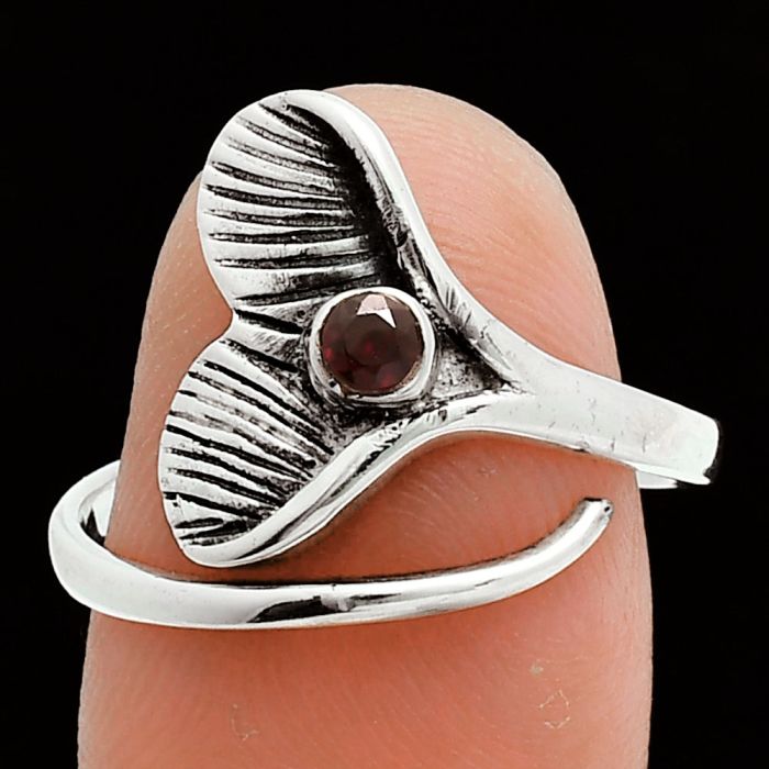 Mermaid Tail Charm - Hessonite Garnet Ring size-8.5 EXR06005 R-1070, 3x3 mm