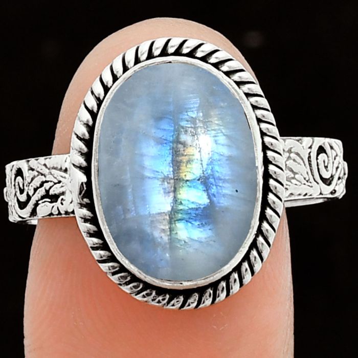 Rainbow Moonstone Ring size-10 EXR06026 R-1067, 10x14 mm