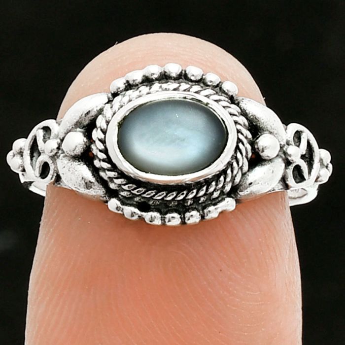 Gray Moonstone Ring size-7 EXR06147 R-1286, 7x5 mm