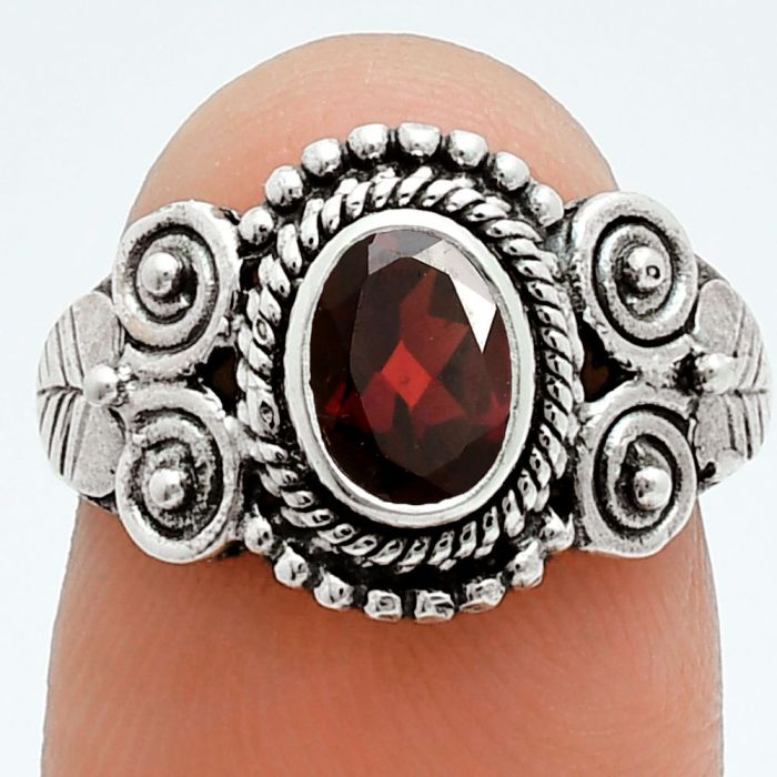 Hessonite Garnet Ring size-7 EXR06187 R-1280, 7x5 mm